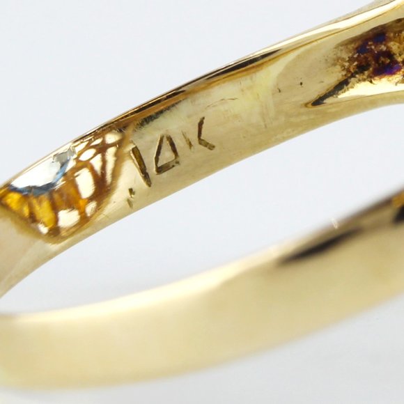 Vintage 10K Yellow Gold Solitaire Oval Swiss Blue Topaz Anniversary Ring - Picture 6 of 7